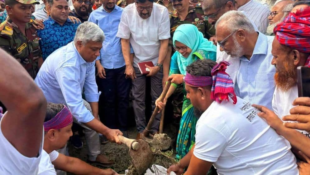 যশোরে বুরুলি খালের পুনঃখনন কাজের উদ্বোধন, জলাবদ্ধতা দূরীকরণে উদ্যোগ
