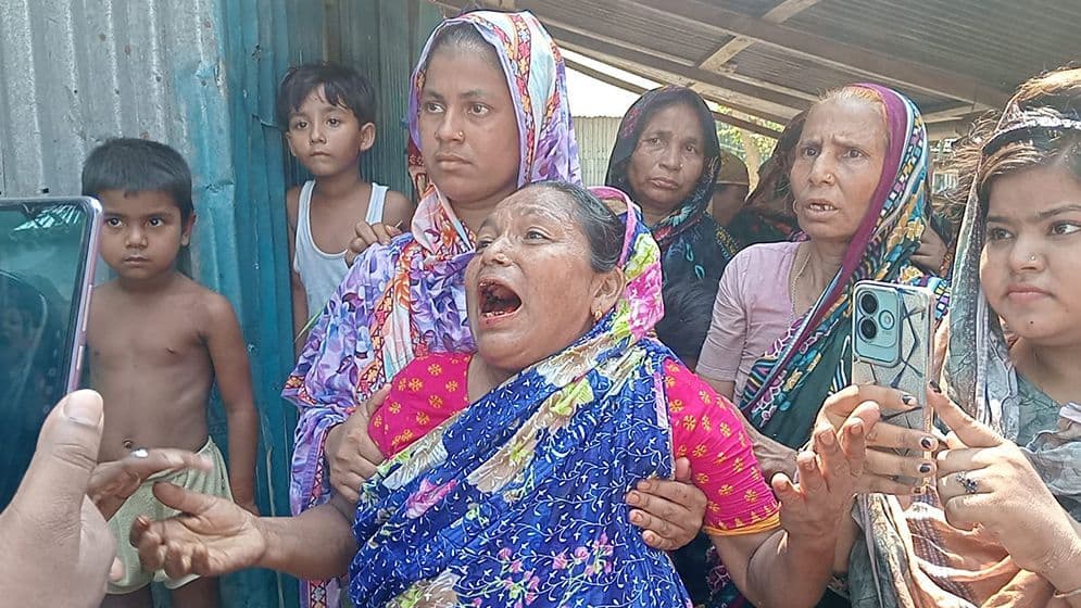 শরীয়তপুরে নিখোঁজের ২৩ দিন পর কবর থেকে এক ব্যক্তির লাশ উদ্ধার